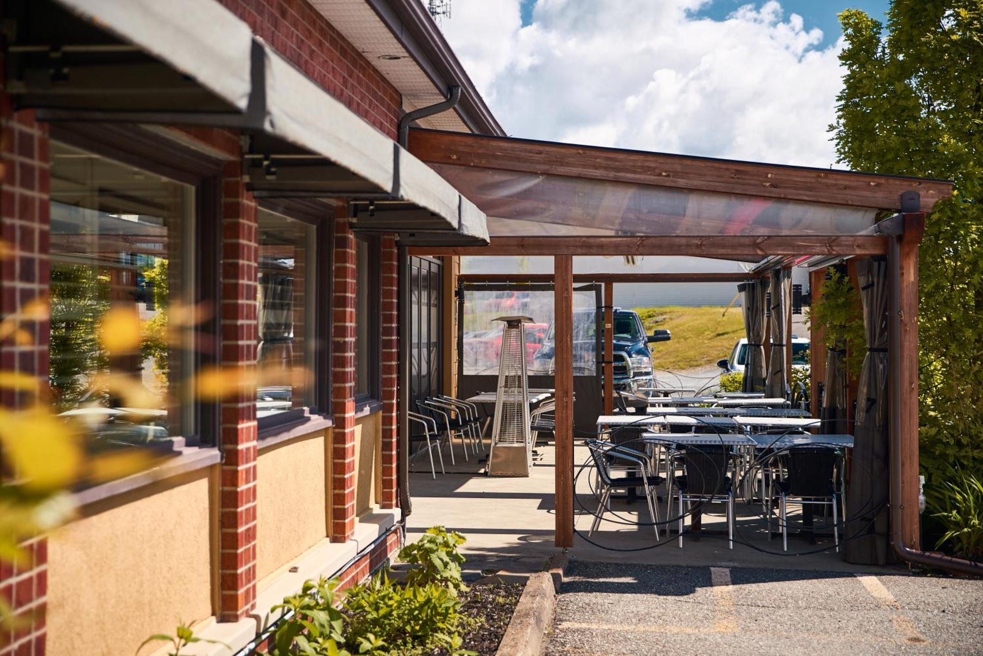 Hotel-Resto-Bar Le Journel Saint-Joseph-de-Beauce Esterno foto
