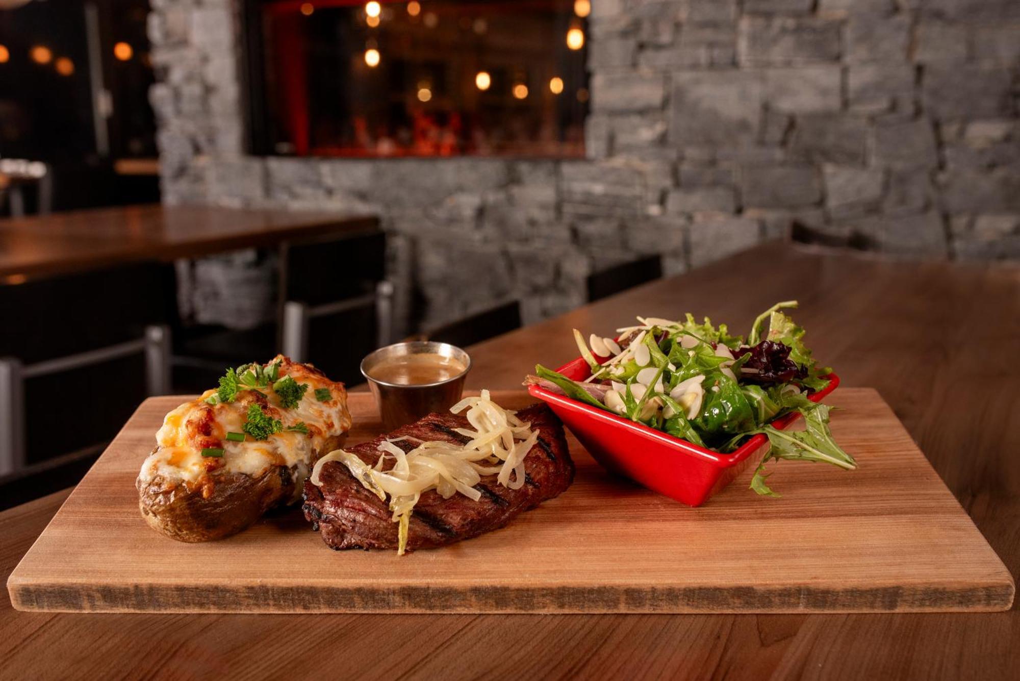Hotel-Resto-Bar Le Journel Saint-Joseph-de-Beauce Esterno foto